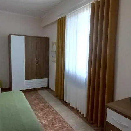 Jozi Kaiser 1 * Durrës